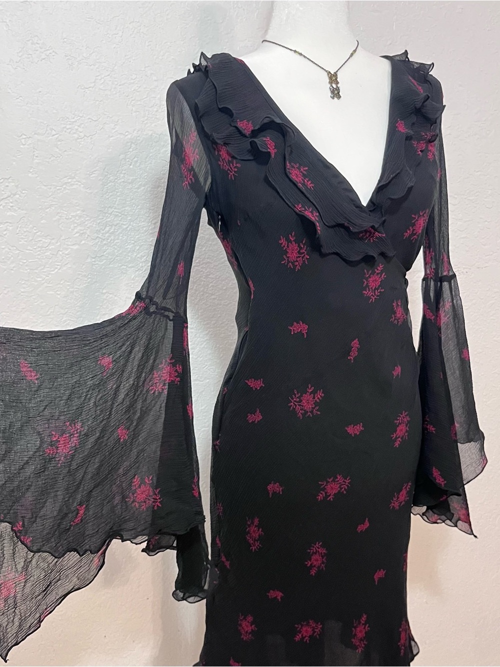 Express Black Midi Dress with Pink Floral Print and Ruffled V-Neck
